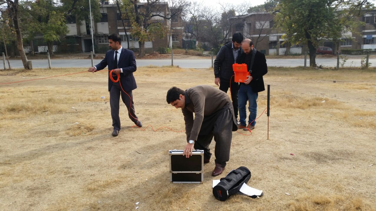 廣東800米打井找水儀 廣東探地下水儀器  地下找水儀 打井找水 找空洞儀器 物探儀器
