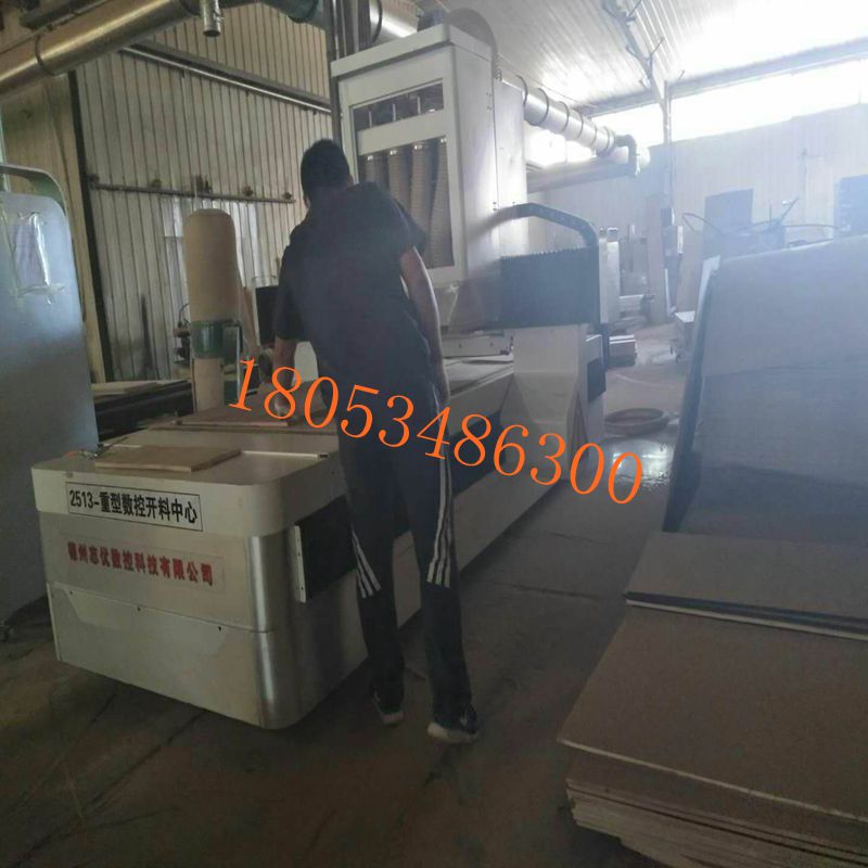 供應(yīng)ZY1325重型數(shù)控開料機(jī)板式家具開料機(jī)廠家熱銷中