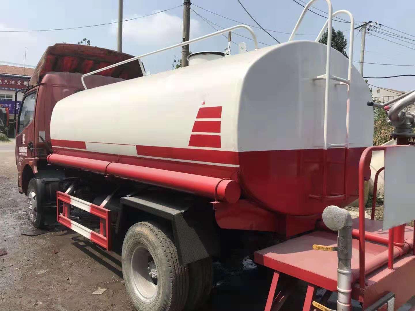 專業(yè)生產(chǎn)銷售優(yōu)質(zhì)二手3噸5噸8噸10噸15灑水車