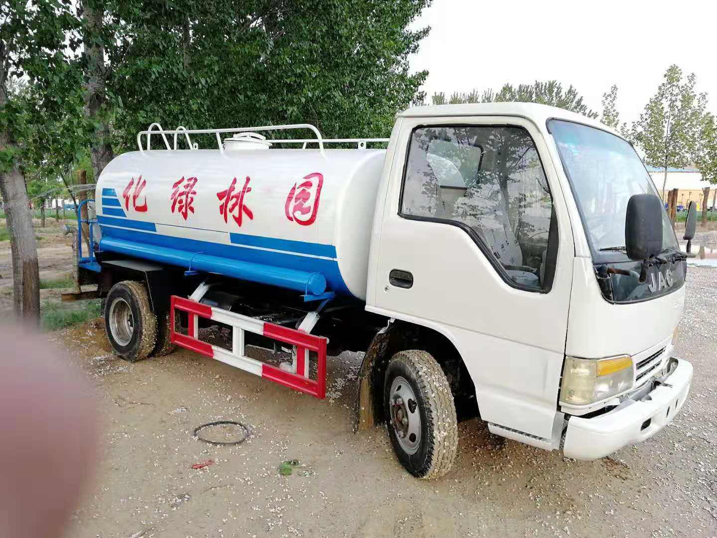 廠家專業(yè)生產(chǎn)銷售灑水車3噸5噸8噸10噸15噸綠化道路噴灑工地*質(zhì)保三年 二手灑水車