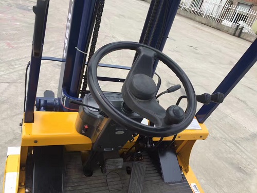 供應(yīng)龍工1.5噸電瓶叉車 龍工電瓶叉車 九成新電瓶叉車 龍工電瓶叉車 龍工電動(dòng)叉車