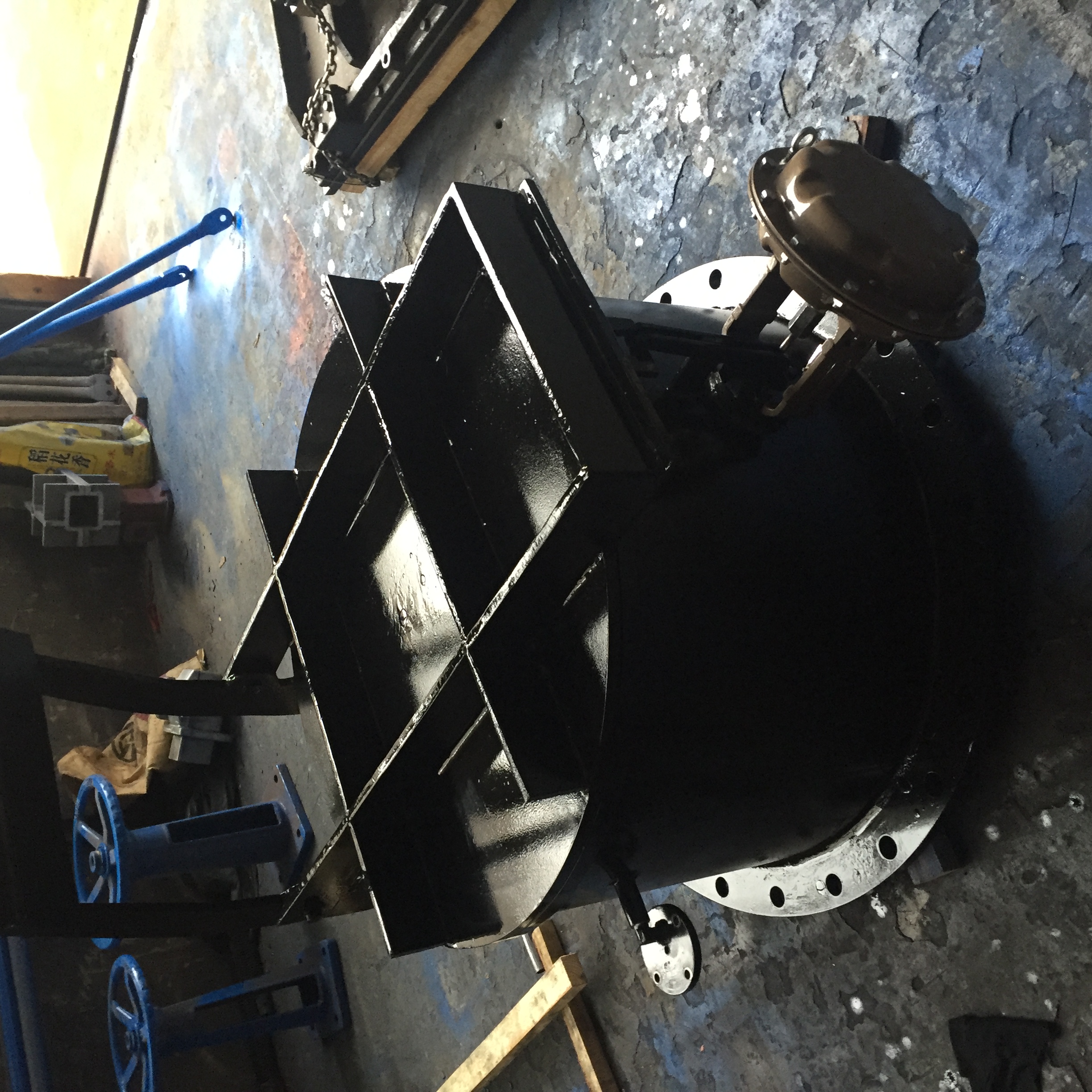 鋼制方形閘板閥 鋼制方形閘板閥   鋼制閘門