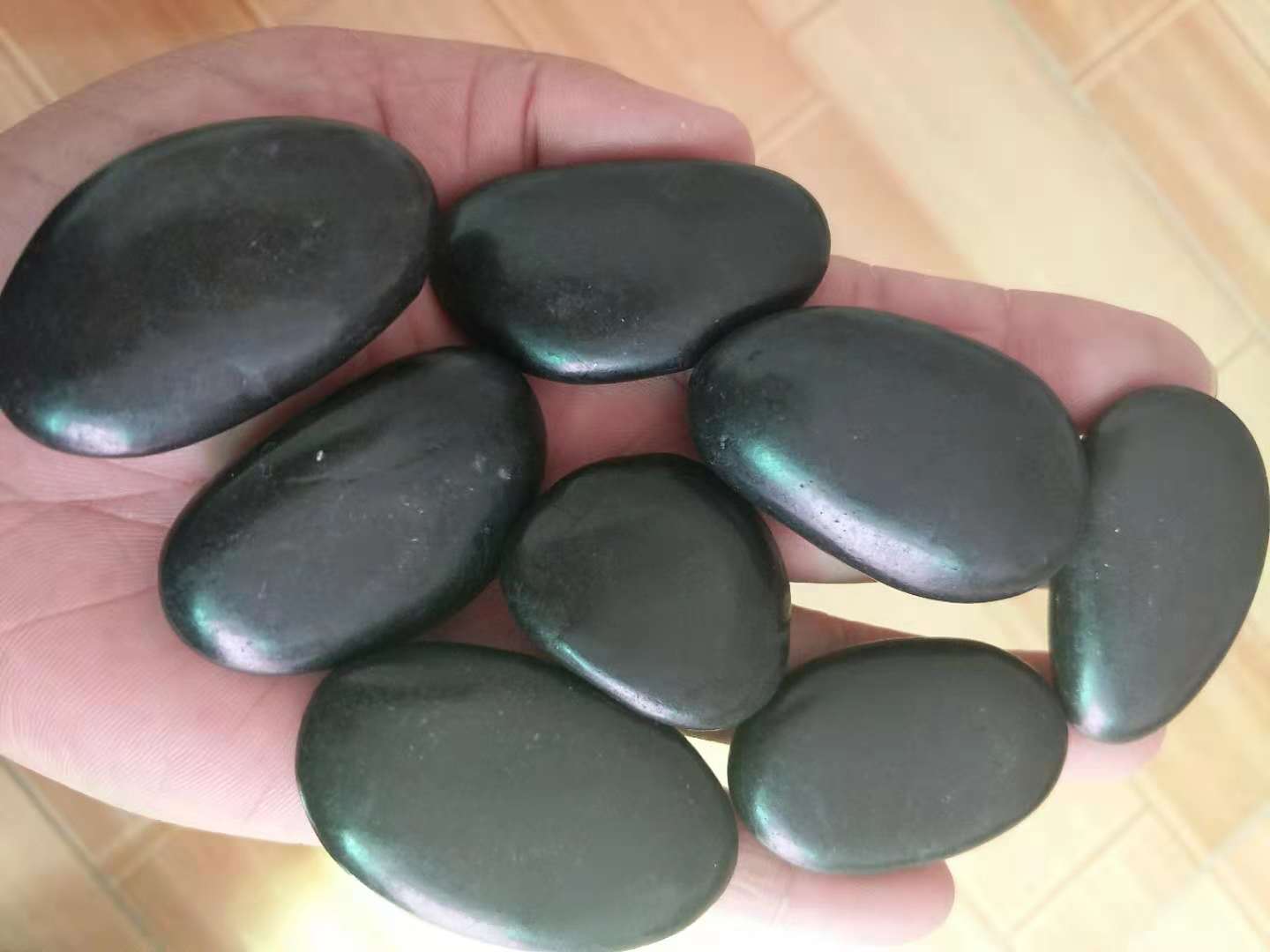 河北*黑色鵝卵石廠家，河北*黑色鵝卵石批發(fā)，河北*黑色鵝卵石報(bào)價(jià)