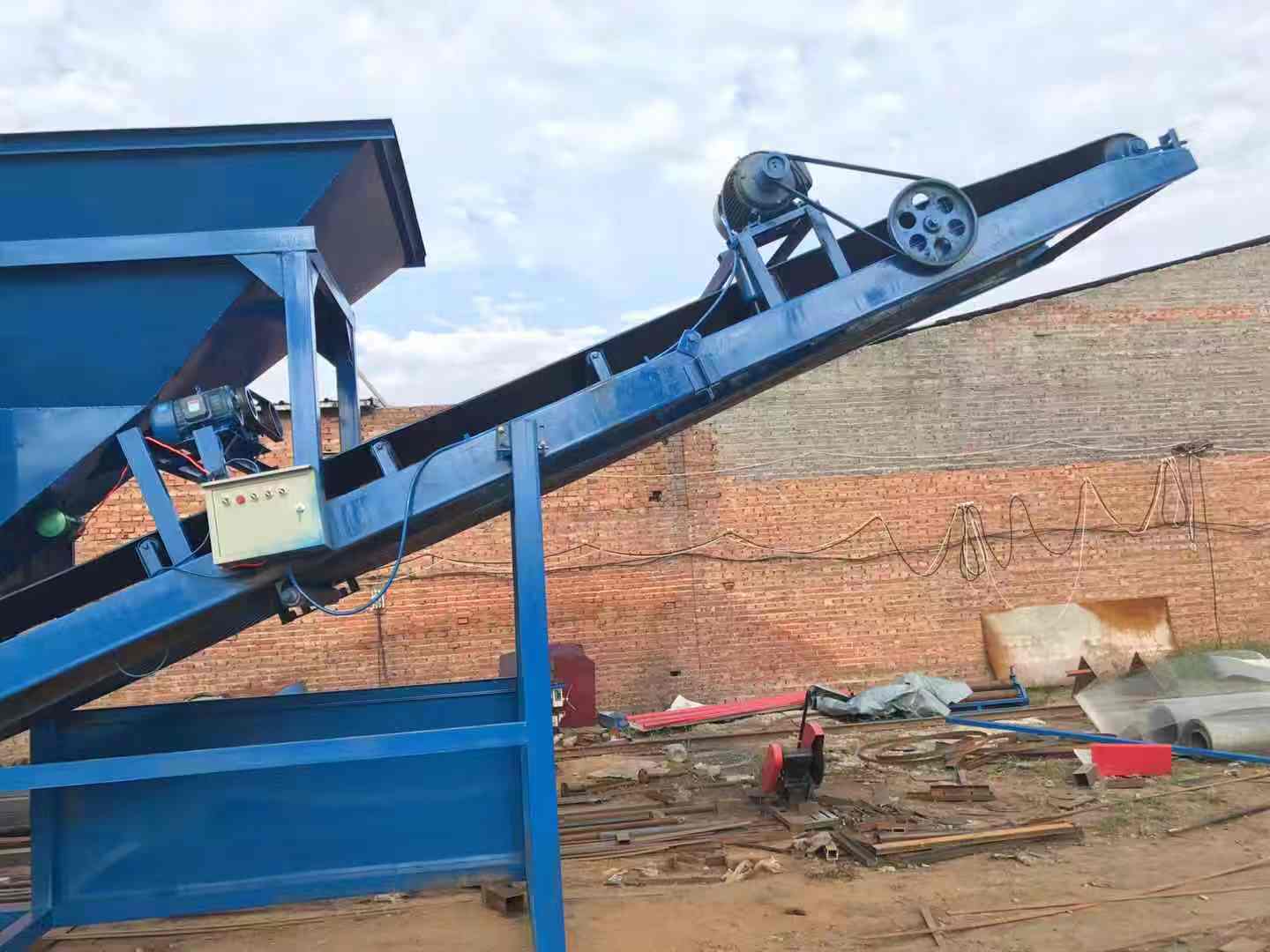 全自動篩沙機價格 邢臺全自動篩沙機廠家 30型全自動折疊式篩沙機