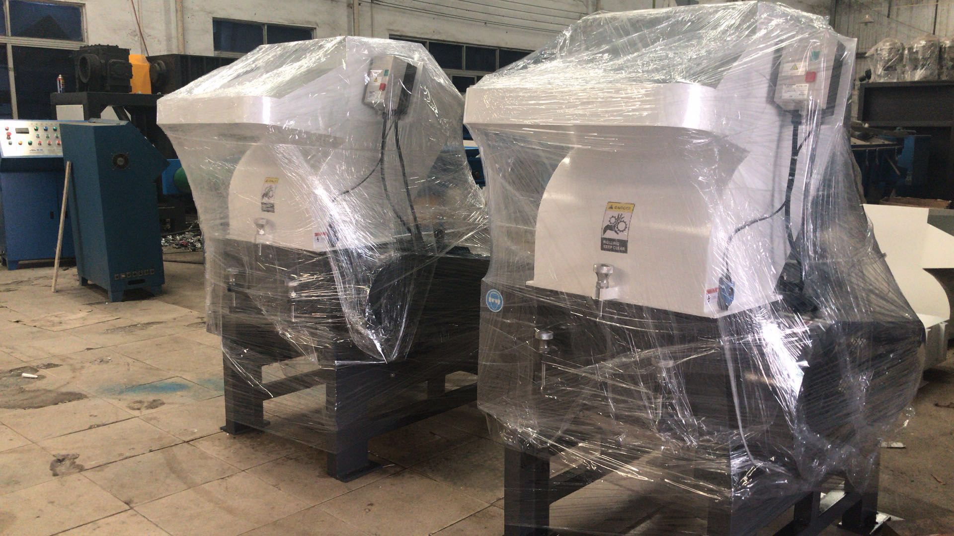 廣東玻璃粉碎機廣州嘉銀強力塑膠粉碎機廠家直銷