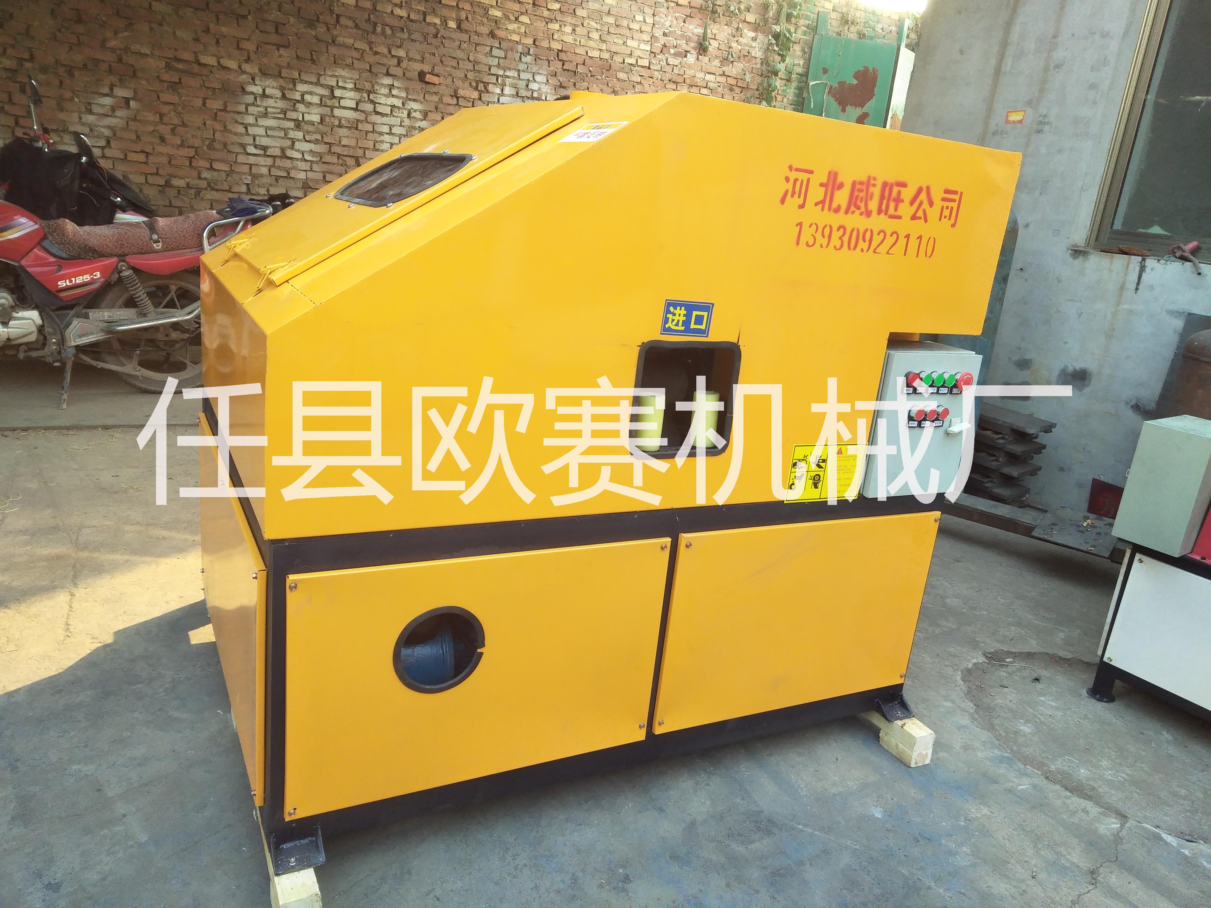 江蘇歐賽四面方管除銹拋光機方矩管角鋼槽鋼除銹打磨拋光機小型外圓拋光機