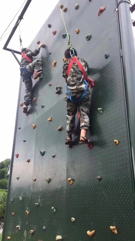 柳州少兒寒假冬令營軍訓(xùn)活動