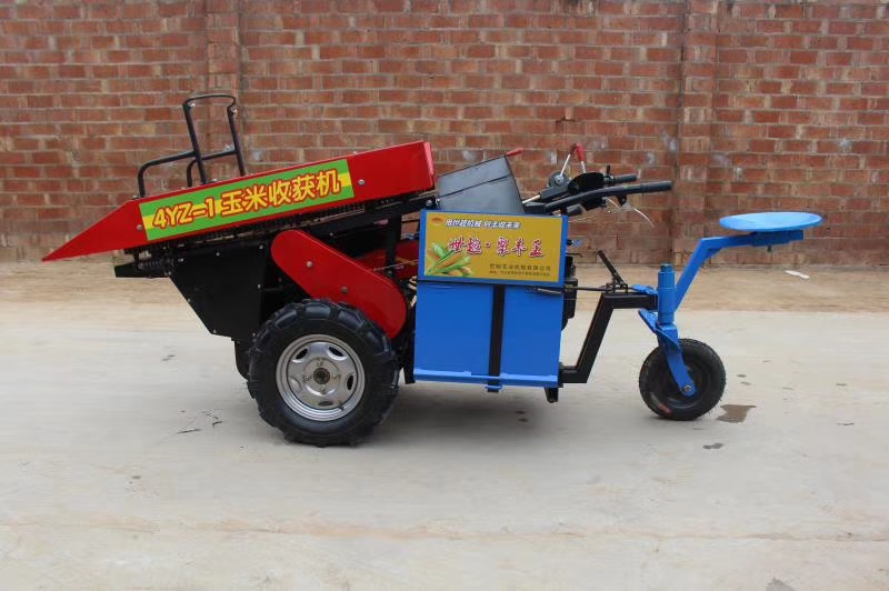 供應(yīng)小型玉米收獲機(jī)，定做小型玉米收獲機(jī)，小型玉米收獲機(jī)報價