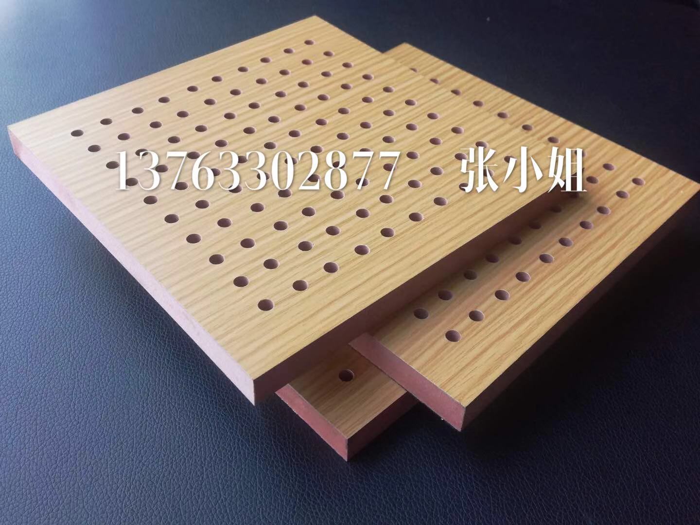 供應(yīng)劇院 體育館 音樂廳 報(bào)告廳 木質(zhì)阻燃沖孔 紅芯穿孔防火防潮孔木吸音板  木質(zhì)阻燃沖孔吸音板