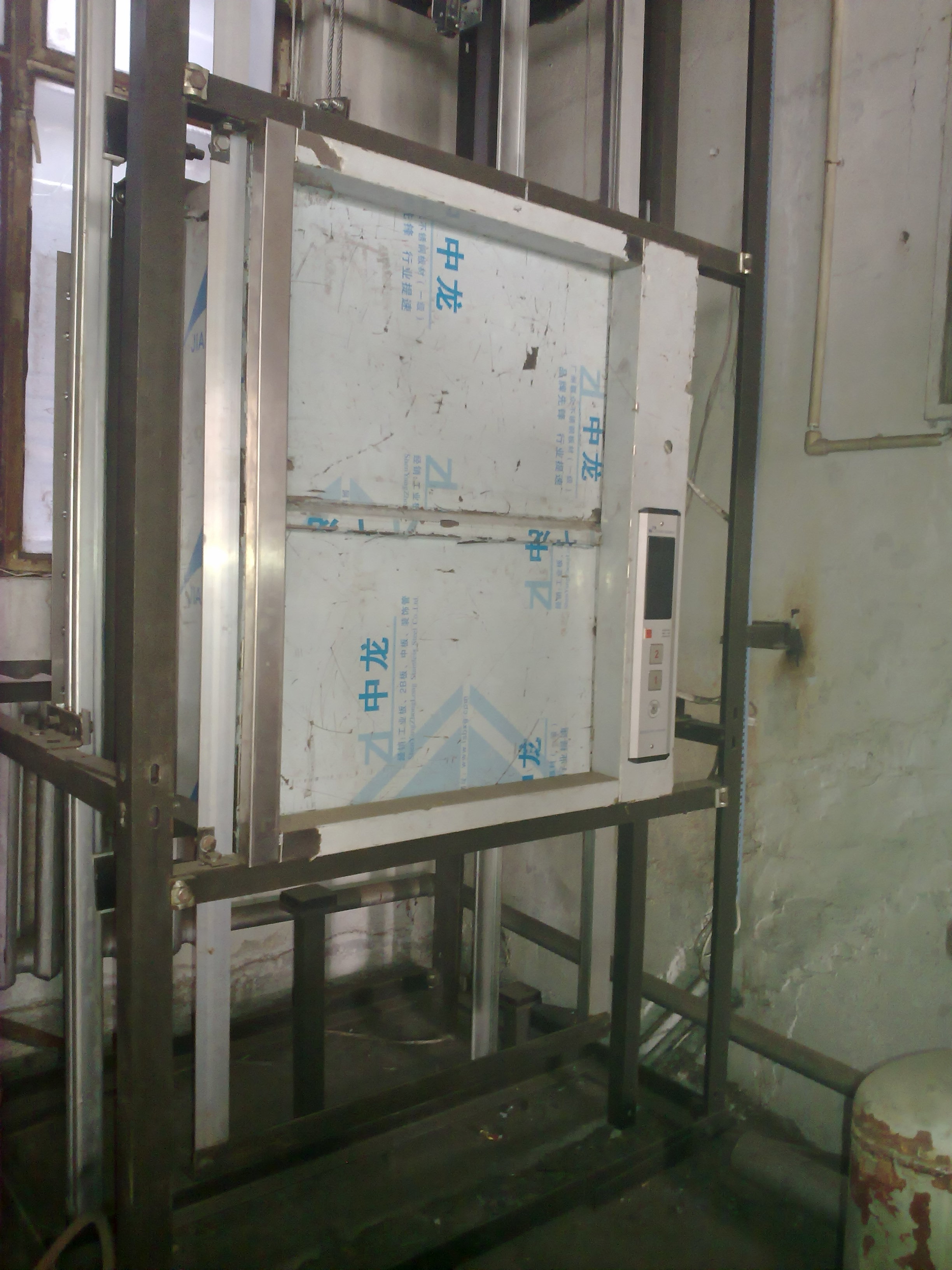 供應雜物電梯工廠食堂餐梯 廣東電梯廠雜物電梯工廠食堂餐貨梯