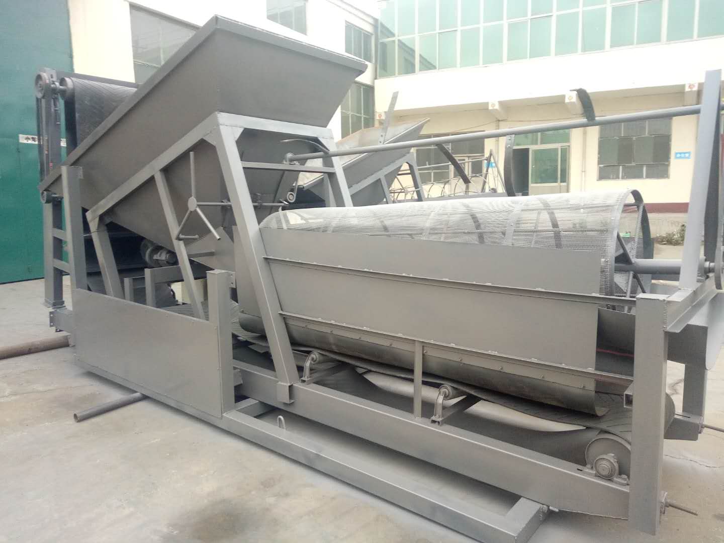 礦山全自動(dòng)篩沙機(jī)@太康礦山全自動(dòng)篩沙機(jī)@礦山全自動(dòng)篩沙機(jī)廠家電話