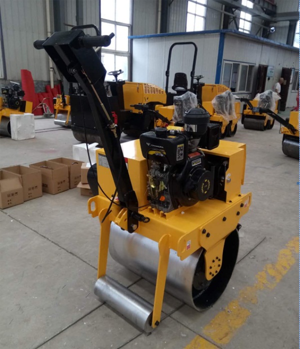 濟(jì)寧小型壓路機(jī)廠家，駕駛式壓路機(jī)CYJ-1.2T