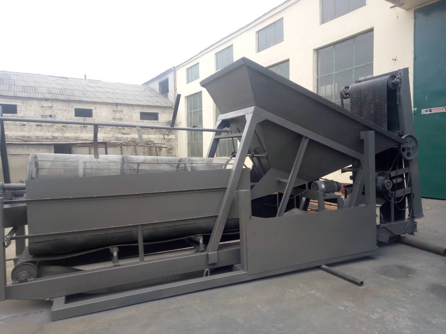 礦山全自動(dòng)篩沙機(jī)@太康礦山全自動(dòng)篩沙機(jī)@礦山全自動(dòng)篩沙機(jī)廠家電話