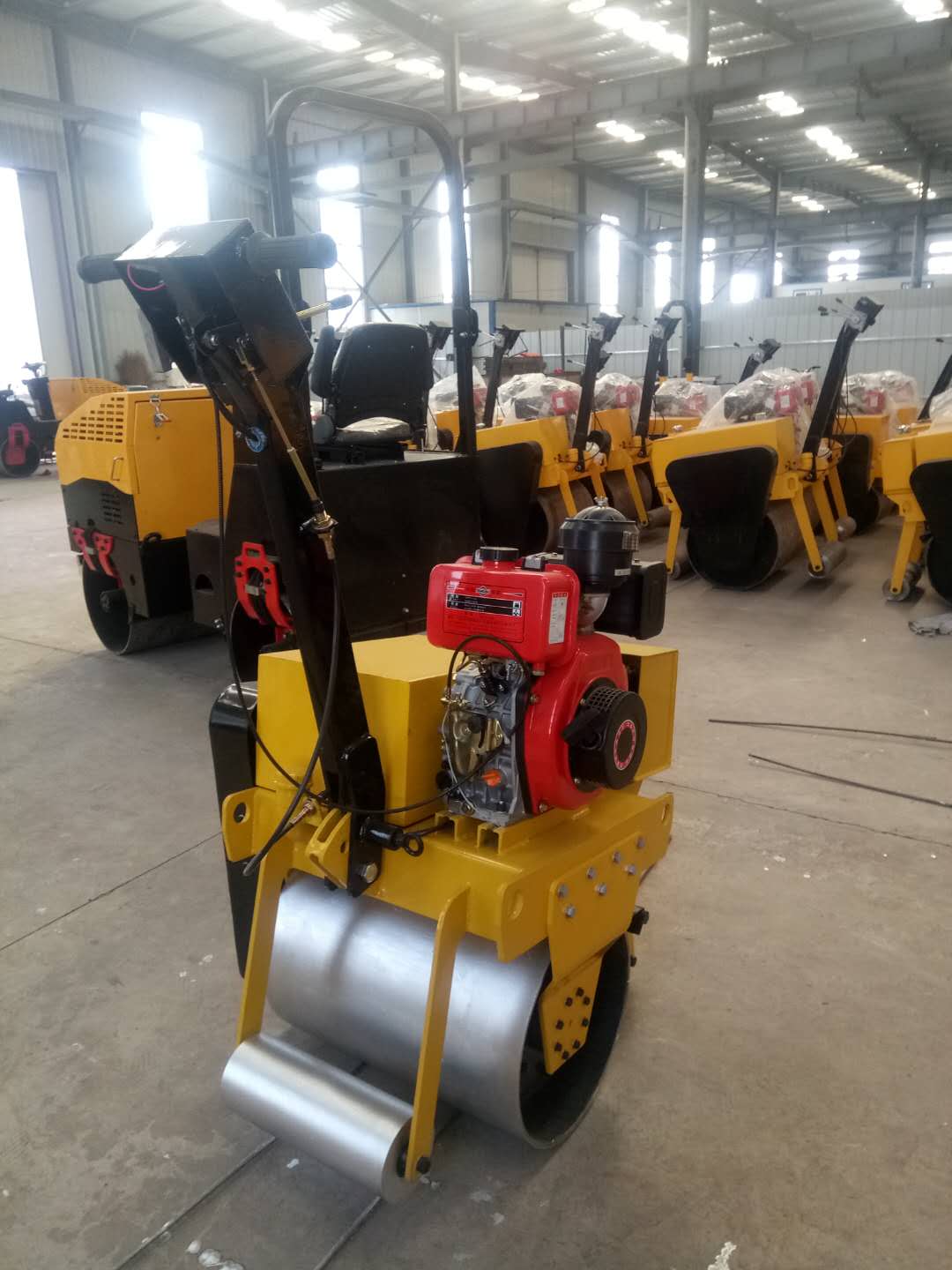 廠家直銷手扶式小型壓路機