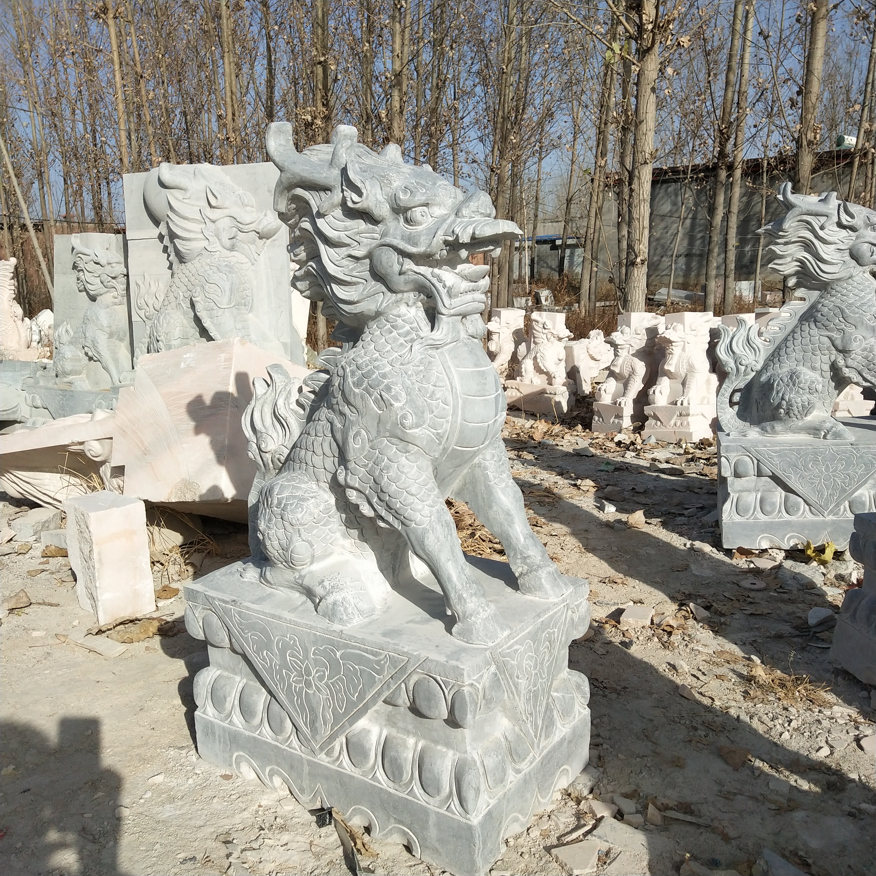 供應(yīng)麒麟雕刻 青石石雕麒麟 庭院晚霞紅鎮(zhèn)宅麒麟雕塑擺件