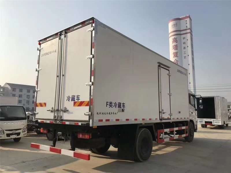 東風(fēng)天錦6.8米肉鉤冷藏車 東風(fēng)天錦6.8米肉鉤冷藏車現(xiàn)車