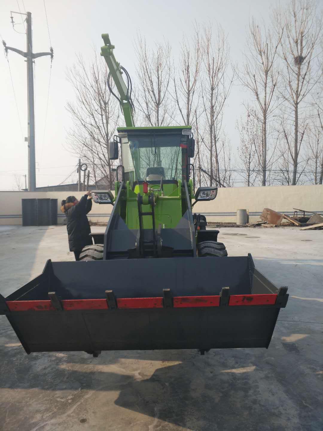 42-40裝載機(jī)挖掘機(jī)一體兩頭忙