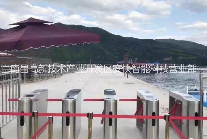 廠家*電動三輥閘實名制工地考勤管理系統(tǒng)*閘機