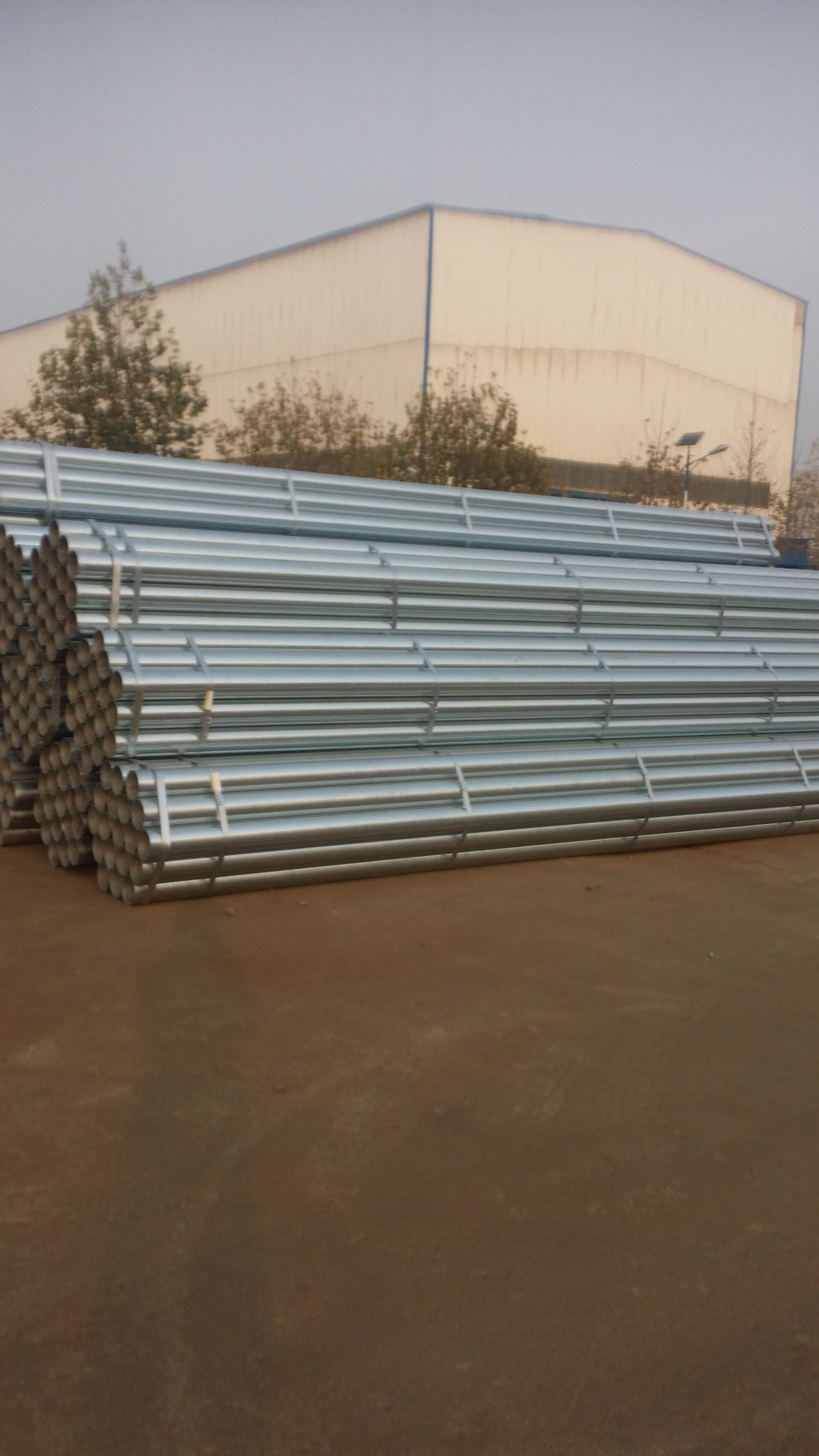 甘南波形護(hù)欄 鄉(xiāng)村公路護(hù)欄板 廠家直銷2019報(bào)價(jià) 甘南波形護(hù)欄板安裝報(bào)價(jià)