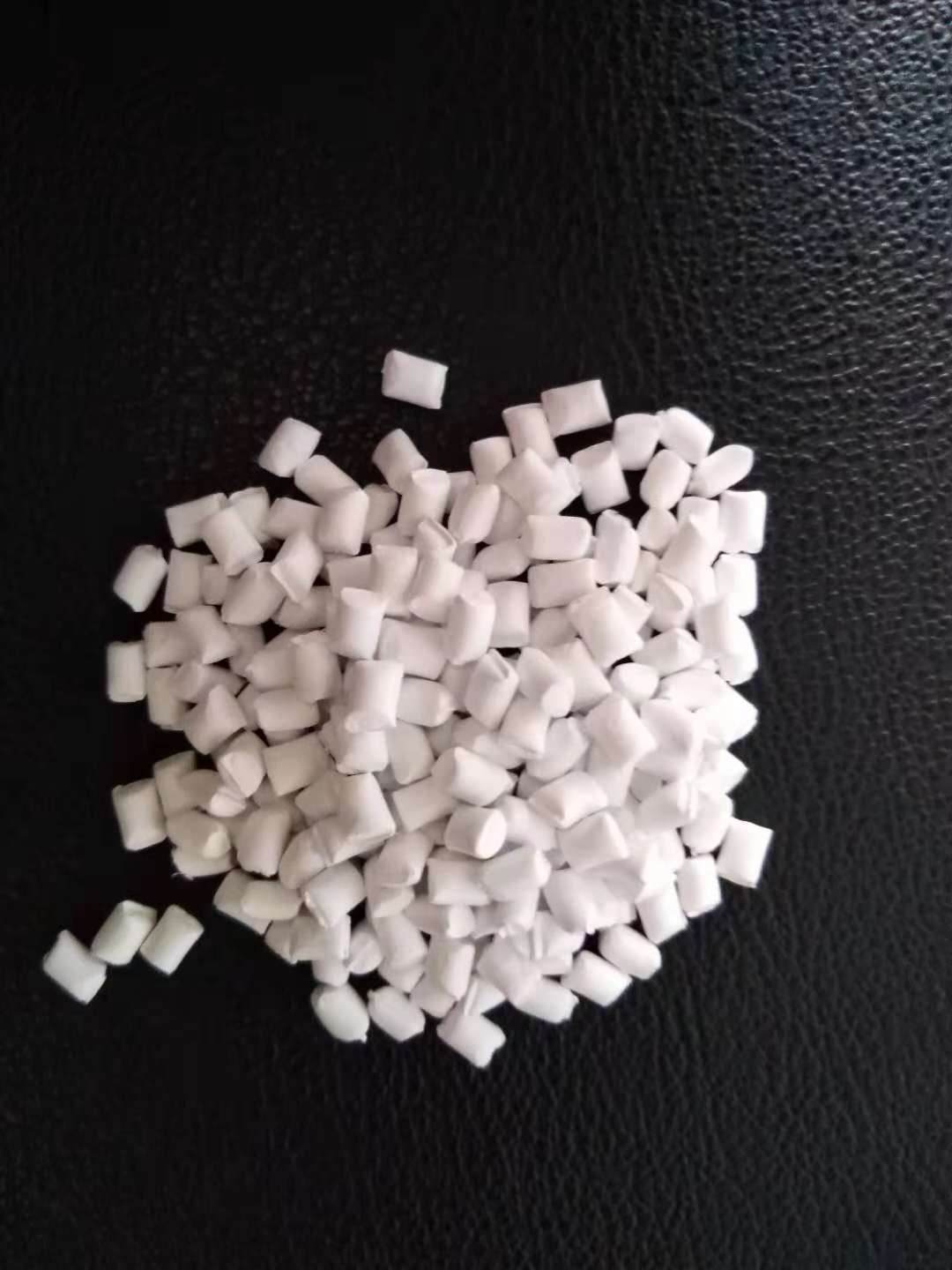 通用型高濃度白色母粒