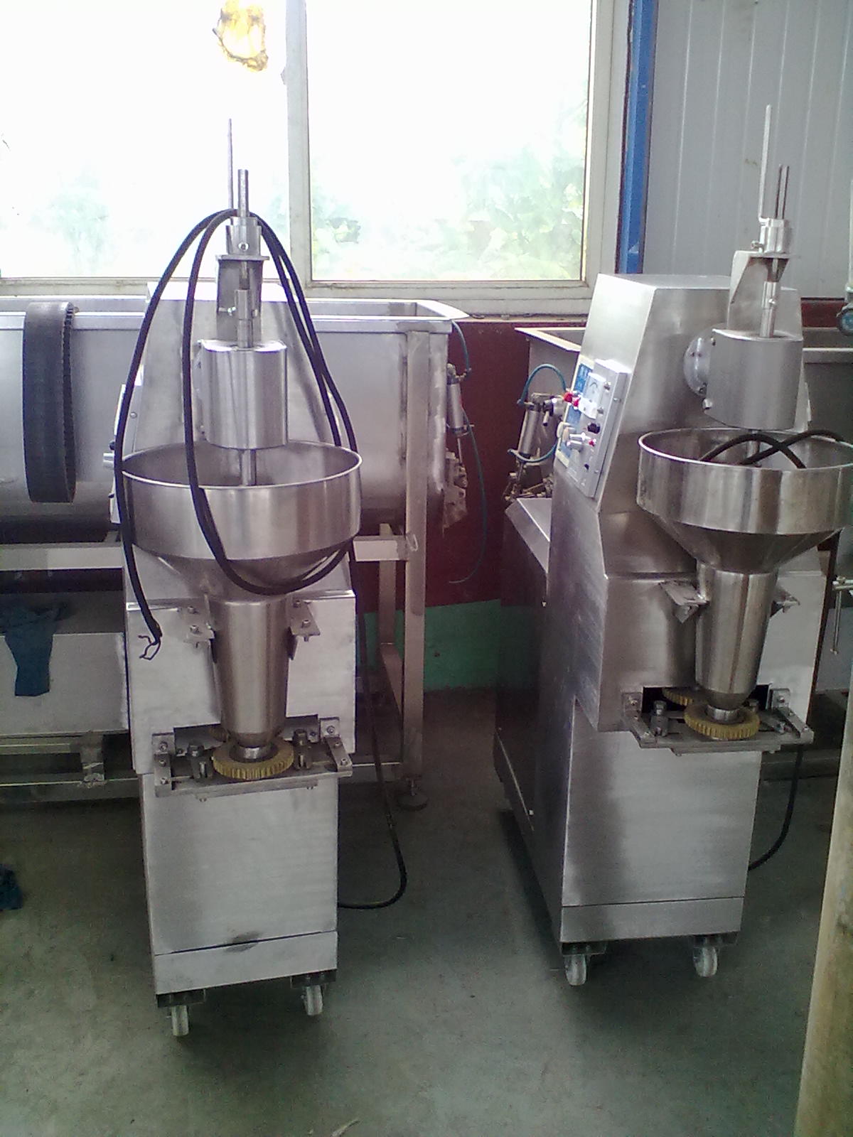 全自動肉丸機(jī) 多功能不銹鋼肉丸成套設(shè)備
