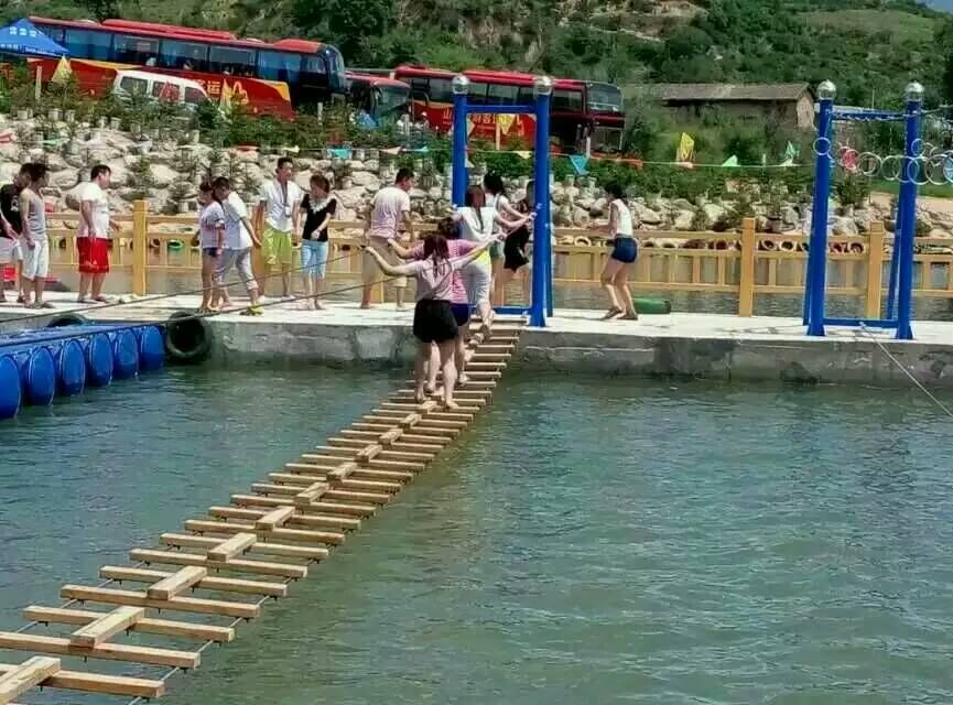 制造水上趣橋廠家_水上趣橋安裝公司