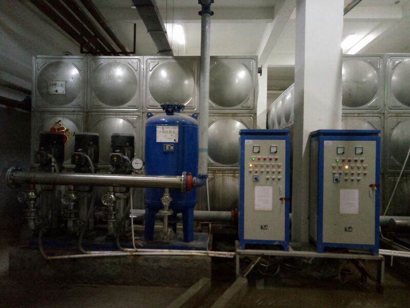 鄭州不銹鋼水箱廠家、箱式變頻供水設(shè)備、高層小區(qū)二次供水設(shè)備