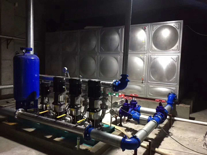 鄭州不銹鋼水箱廠家、箱式變頻供水設(shè)備、高層小區(qū)二次供水設(shè)備