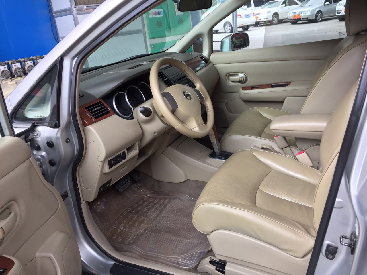二手汽車出售 出租 二手汽車出售 出租日產(chǎn)頤達(dá)