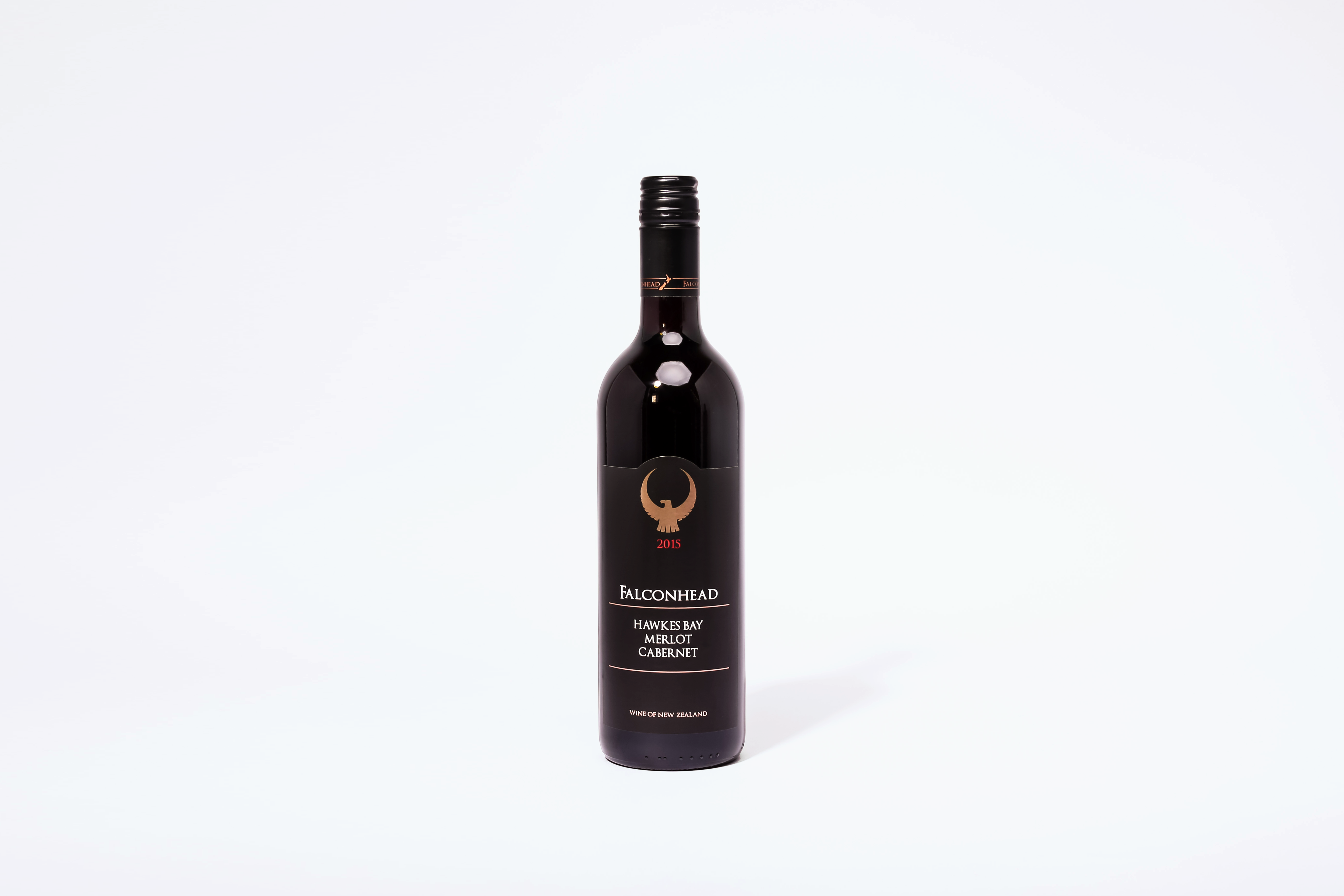 獵鷹霍克斯灣產(chǎn)區(qū)美樂(lè)卡伯納 2015 Falconhead Hawkes Bay Merlot cabernet