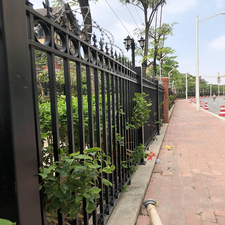 歐式護(hù)欄小區(qū)護(hù)欄網(wǎng) 鋅鋼圍欄鋁藝欄桿庭院護(hù)欄網(wǎng)小區(qū)護(hù)欄鋅鋼護(hù)欄 鋅鋼庭院護(hù)欄