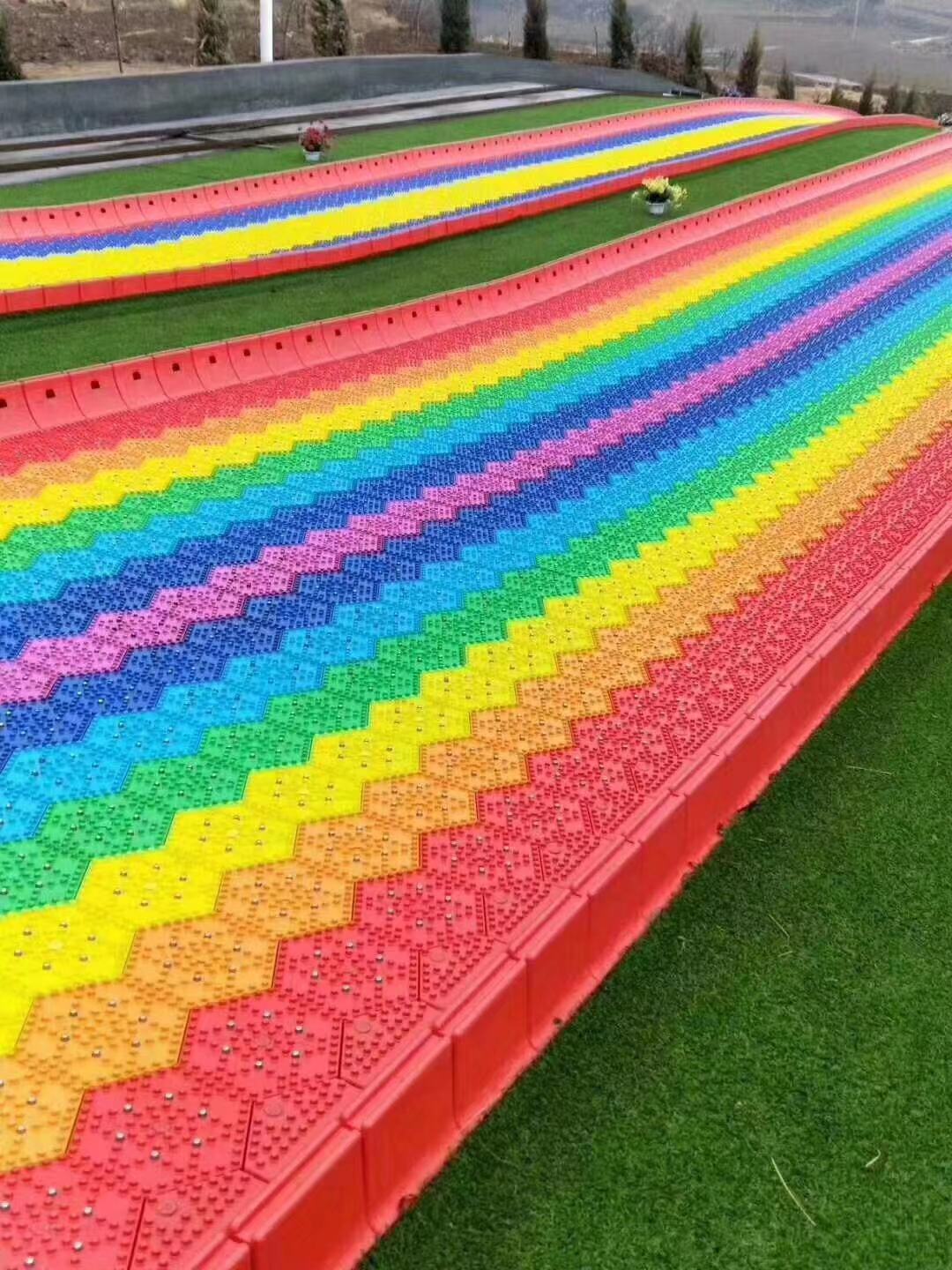 大型景區(qū)項(xiàng)目七彩滑道旱雪出租出售