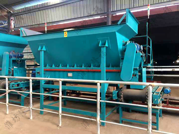 2019年新型環(huán)保耐用料倉輸送機(jī)