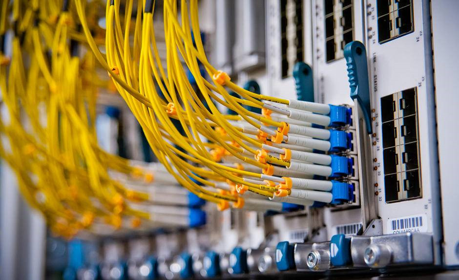 東莞塘廈網(wǎng)絡綜合布線施工,鳳崗工業(yè)區(qū)光纖布線,安裝,熔接