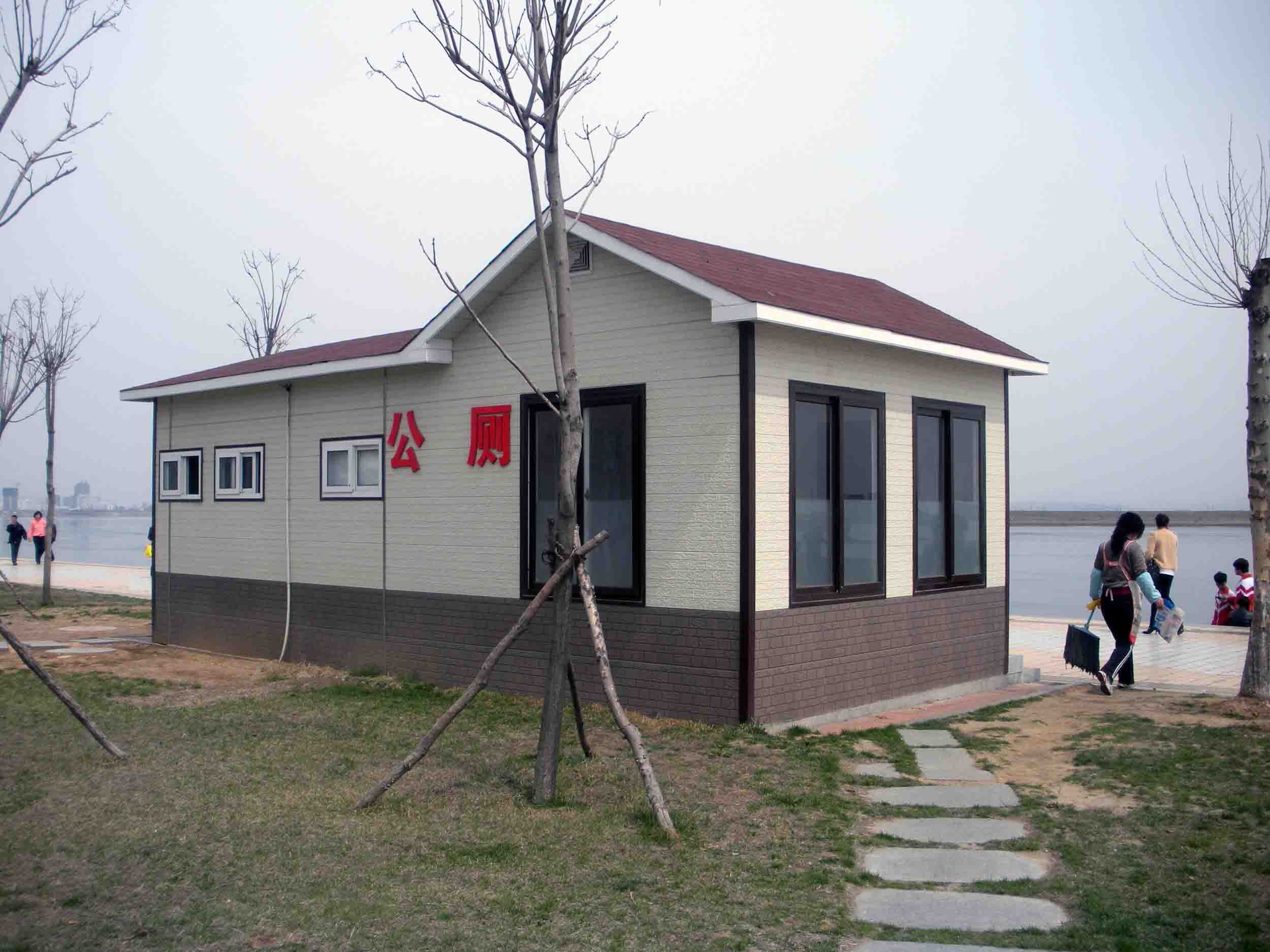 專業(yè)生產(chǎn)各種材質(zhì)移動廁所活動廁所