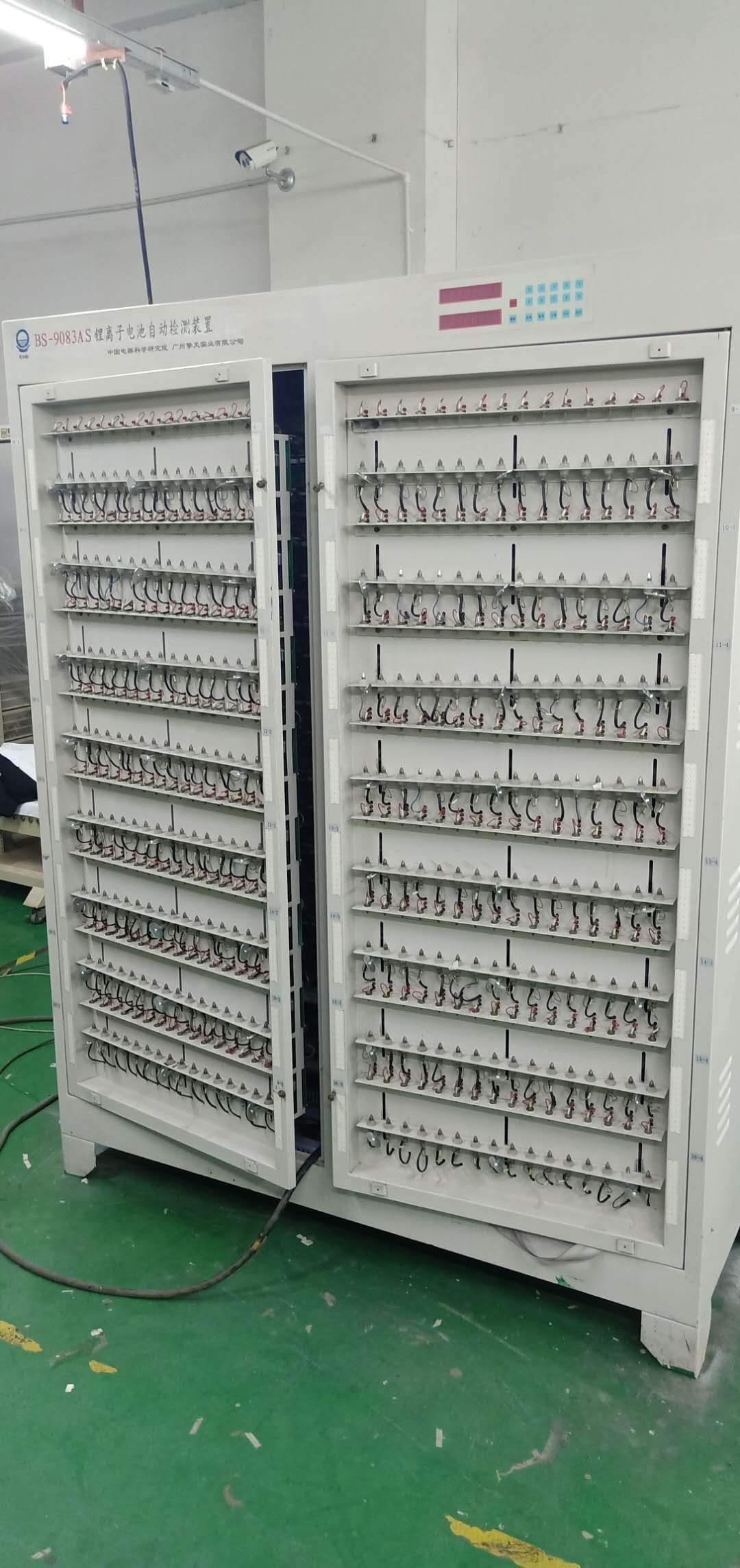 大量出售二手擎天圓柱鋰電池測試儀