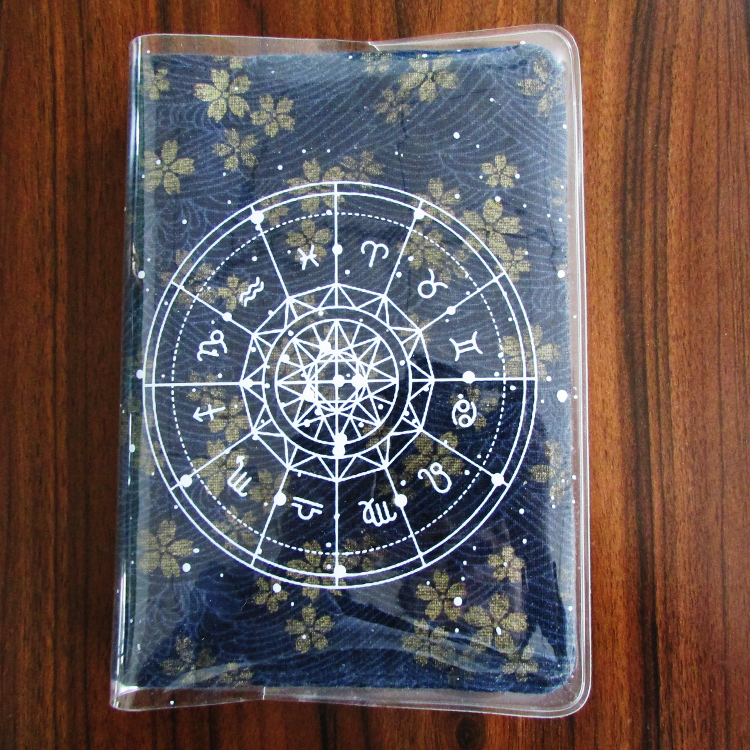 道林紙筆記本適用PVC磨砂書(shū)衣手賬本a5透明包書(shū)皮學(xué)生課本封套