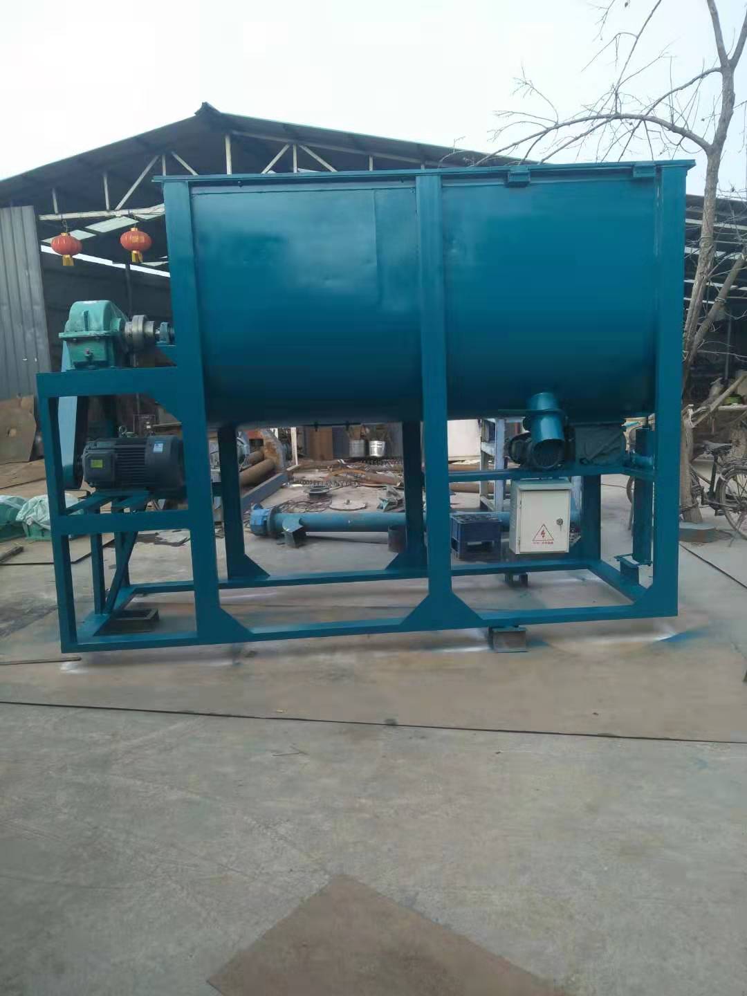 臥式干粉攪拌機(jī)@河南膩?zhàn)臃蹟嚢铏C(jī)生產(chǎn)廠家