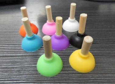 珠三角手機(jī)小配件硅膠小馬桶塞手機(jī)支架硅膠配件