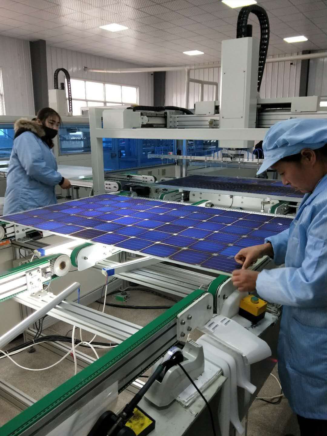 單晶硅290W-295W太陽(yáng)能板生產(chǎn)廠家 適用農(nóng)村光伏扶貧電站