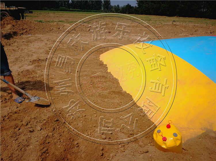 生態(tài)園親子游樂設(shè)施地下大蹦床