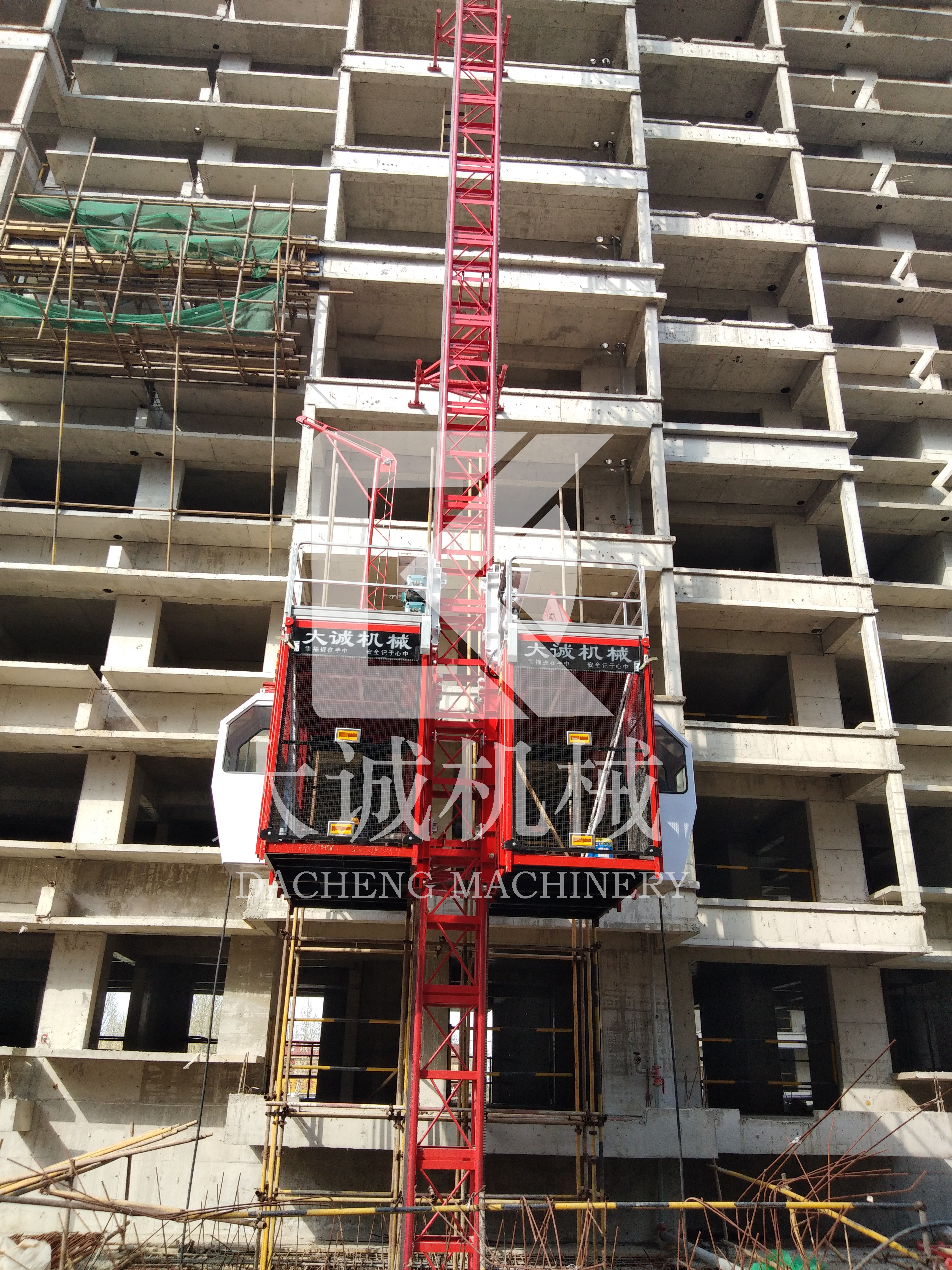 型建筑施工升降機人貨兩用平臺 廠家直銷施工電梯 SC200施工提升機