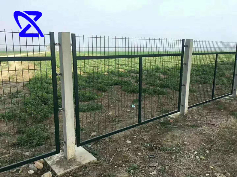 鐵路護(hù)欄網(wǎng) 8001 8002 鐵路防護(hù)柵欄 鐵路護(hù)欄網(wǎng)生產(chǎn)廠家