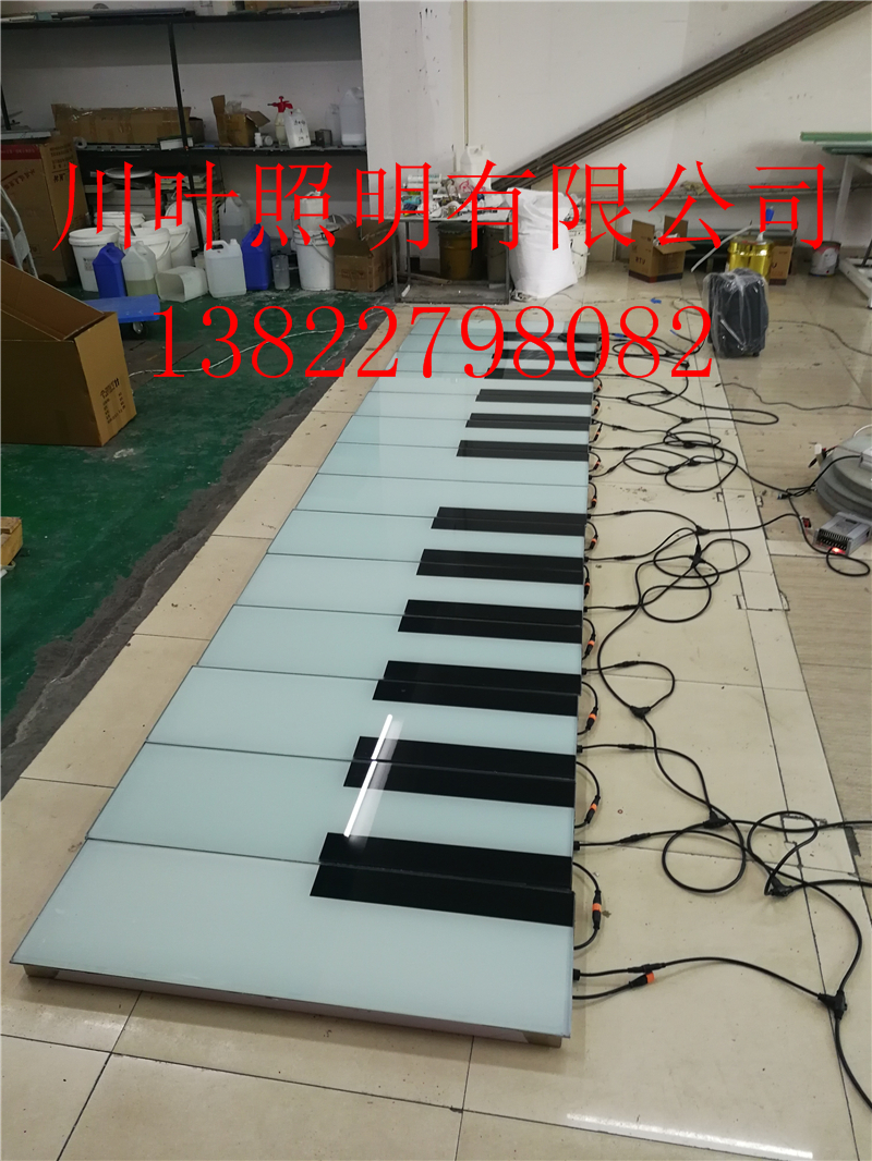 24V 發(fā)光地磚燈專(zhuān)為演播廳/酒吧/廣場(chǎng)/公園亮化燈具