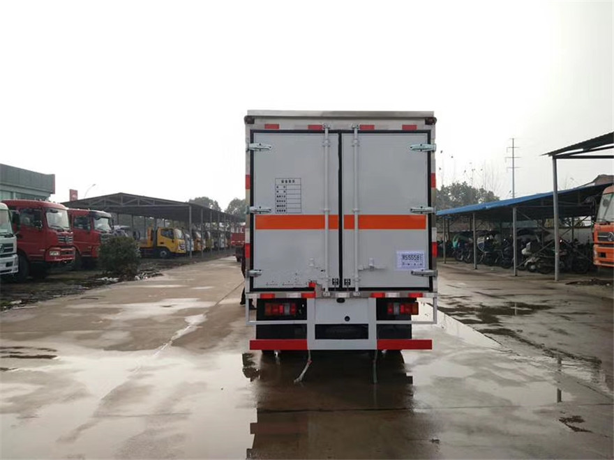 歐馬可藍(lán)牌易燃?xì)怏w運(yùn)輸車