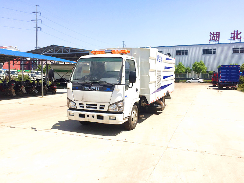 內(nèi)蒙五十鈴吸塵車廠家直銷.內(nèi)蒙五十鈴道路清掃干式掃路車廠家價(jià)格/報(bào)價(jià).內(nèi)蒙五十鈴吸塵車生產(chǎn)廠家