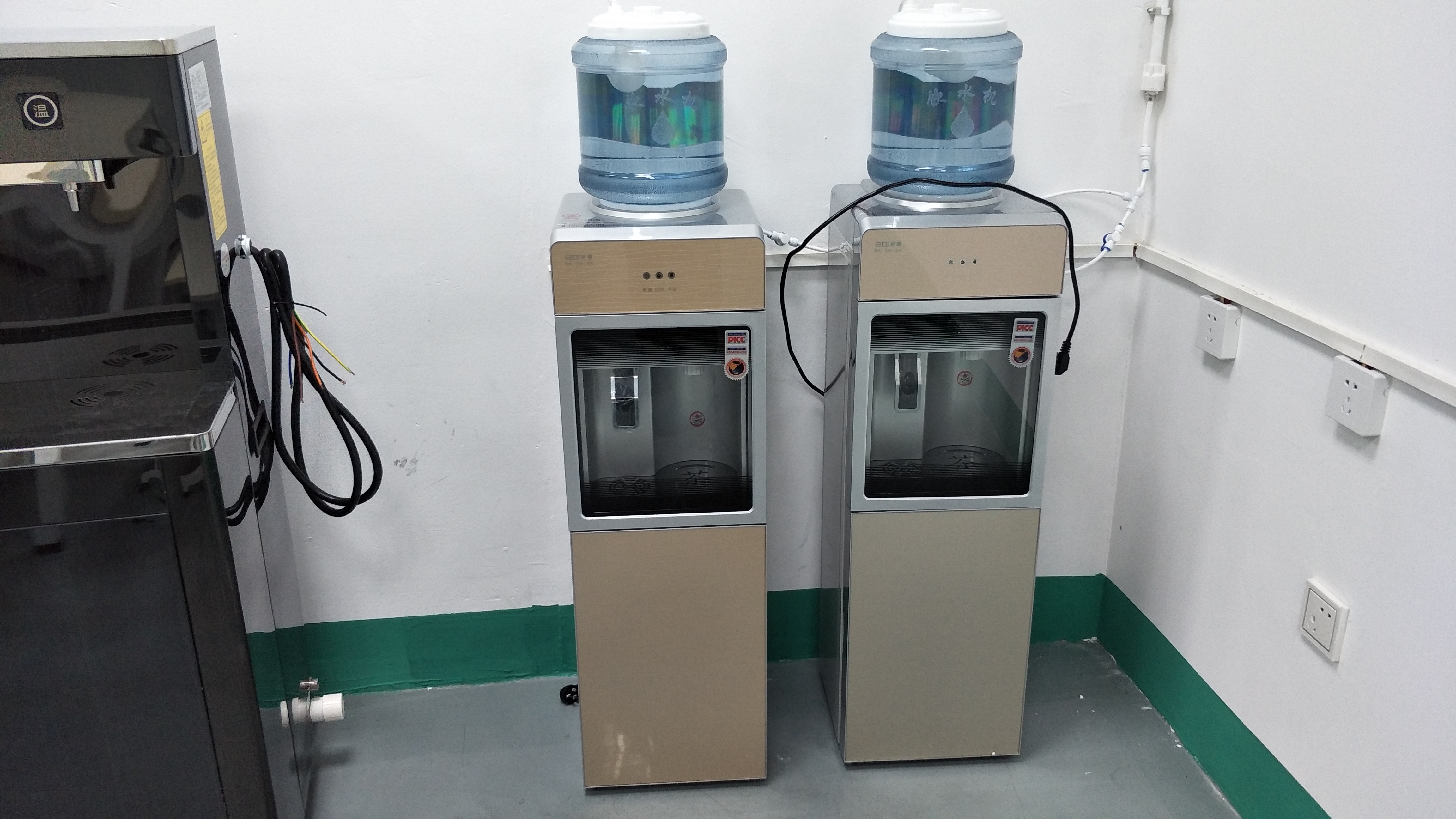 贛州飲水機(jī)訂購(gòu)電話-廠家直銷 家用飲水機(jī)廠家直銷