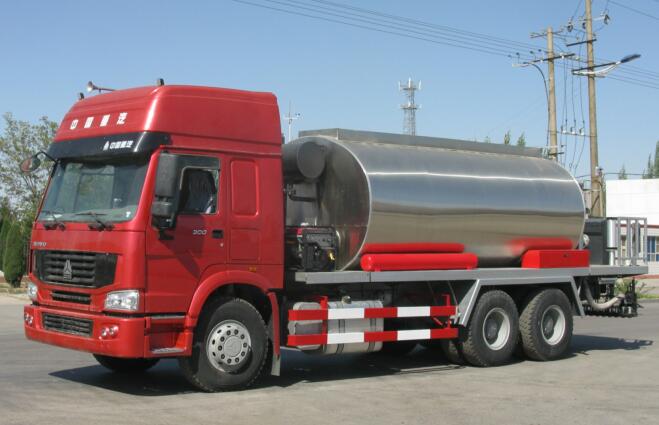 重汽豪沃瀝青灑布車(chē)14-16噸，生產(chǎn)廠家，*，全國(guó)聯(lián)保