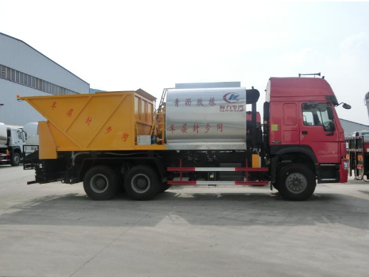 重汽后雙橋8方同步碎石封層車(chē)生產(chǎn)廠(chǎng)家，*，全國(guó)聯(lián)保