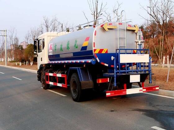 東風(fēng)創(chuàng)普15噸灑水車(chē)配置/價(jià)格/廠家